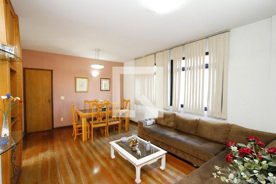 Sala de apartamento à venda com 3 quartos, 120m² em Carlos Prates, Belo Horizonte