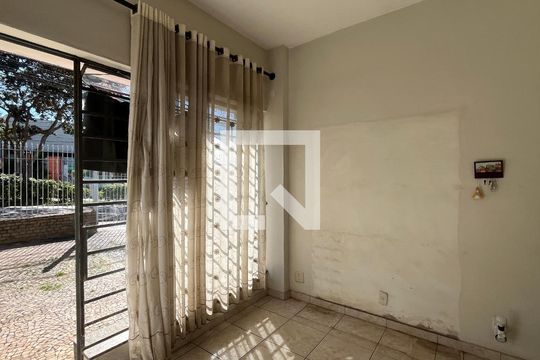 Sala de casa para alugar com 3 quartos, 263m² em Jardim Proença, Campinas