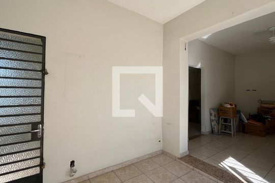 Sala de casa para alugar com 3 quartos, 263m² em Jardim Proença, Campinas