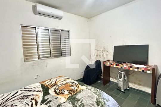Quarto 2 de casa para alugar com 5 quartos, 220m² em Jardim Iv Centenario, Guarulhos