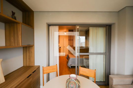Varanda de kitnet/studio para alugar com 1 quarto, 32m² em Santo Amaro, São Paulo