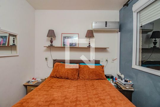 Suíte de apartamento à venda com 3 quartos, 60m² em Jardim Itu, Porto Alegre