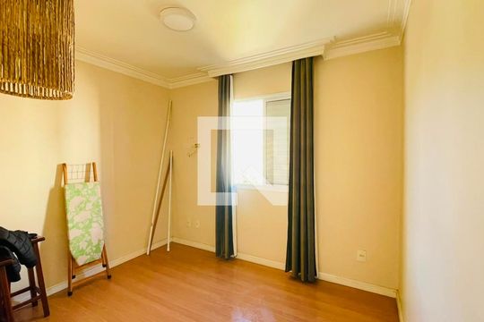 Quarto 1 de apartamento para alugar com 2 quartos, 50m² em Jardim Santa Izabel, Cotia