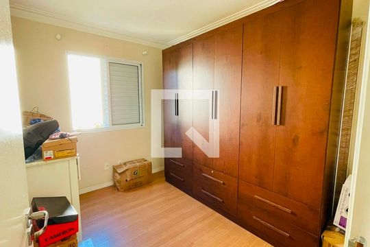 Quarto 2 de apartamento para alugar com 2 quartos, 50m² em Jardim Santa Izabel, Cotia