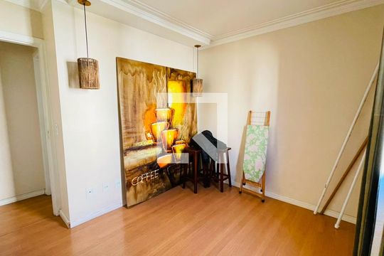 Quarto 1 de apartamento para alugar com 2 quartos, 50m² em Jardim Santa Izabel, Cotia