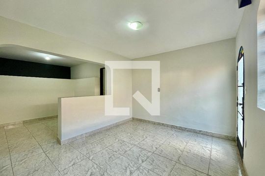 Casa para alugar com 2 quartos, 180m² em Casa Branca, Belo Horizonte