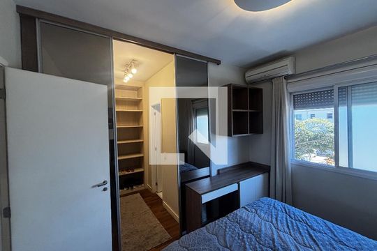 Quarto de casa de condomínio para alugar com 3 quartos, 138m² em Jardim Monte Kemel, São Paulo