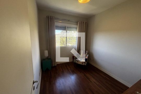 Quarto de casa de condomínio para alugar com 3 quartos, 138m² em Jardim Monte Kemel, São Paulo