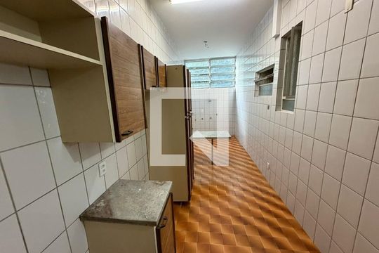 Cozinha de apartamento para alugar com 2 quartos, 76m² em Centro, Belo Horizonte