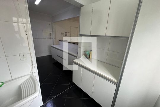 Área de Serviço de apartamento para alugar com 2 quartos, 68m² em Jardim Maria Rosa, Taboão da Serra