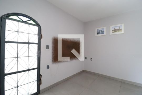 Sala de casa para alugar com 3 quartos, 160m² em Santa Mônica, Uberlândia
