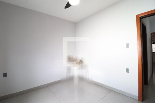 Quarto 1 de casa para alugar com 3 quartos, 160m² em Santa Mônica, Uberlândia
