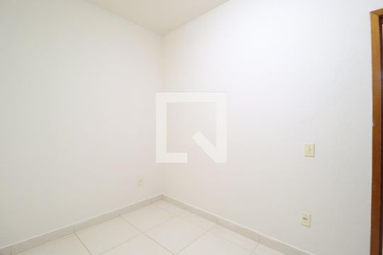 Quarto 1 de apartamento para alugar com 2 quartos, 45m² em Jardim Ipanema, Uberlândia