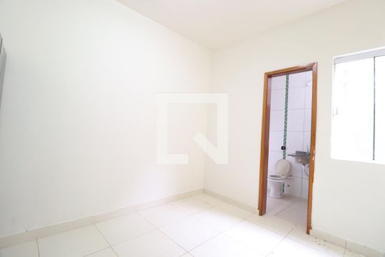 Quarto 2 - Suíte de apartamento para alugar com 2 quartos, 45m² em Jardim Ipanema, Uberlândia