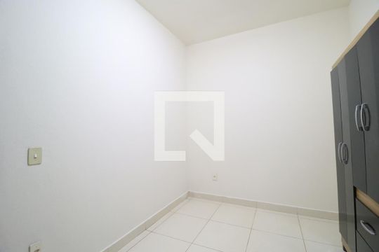 Quarto 1 de apartamento para alugar com 2 quartos, 45m² em Jardim Ipanema, Uberlândia