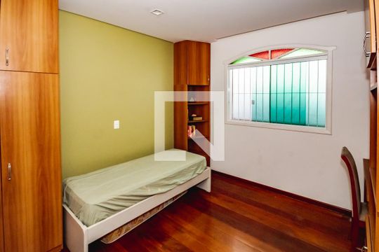 Casa à venda com 6 quartos, 211m² em Céu Azul, Belo Horizonte
