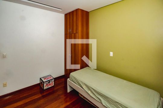 Casa à venda com 6 quartos, 211m² em Céu Azul, Belo Horizonte