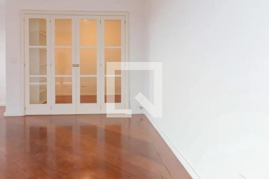 Sala de apartamento à venda com 3 quartos, 130m² em Pinheiros, São Paulo