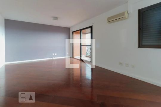 Sala de apartamento à venda com 3 quartos, 130m² em Pinheiros, São Paulo