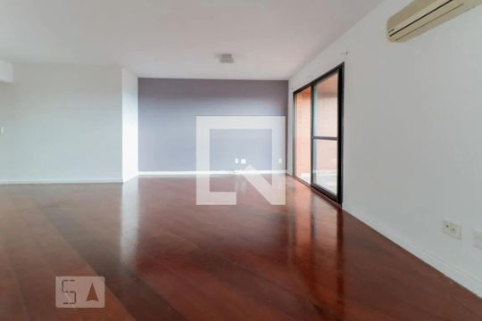 Sala de apartamento à venda com 3 quartos, 130m² em Pinheiros, São Paulo