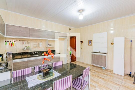 Cozinha de casa para alugar com 2 quartos, 112m² em São José, Porto Alegre