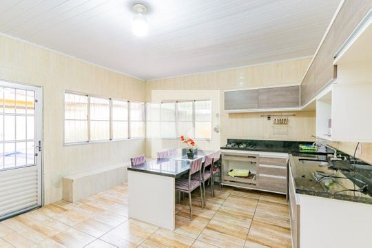 Cozinha de casa para alugar com 2 quartos, 112m² em São José, Porto Alegre