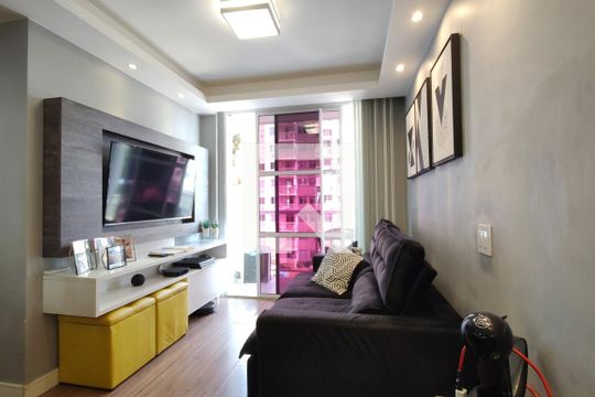 Sala de apartamento para alugar com 2 quartos, 61m² em Gardênia Azul, Rio de Janeiro