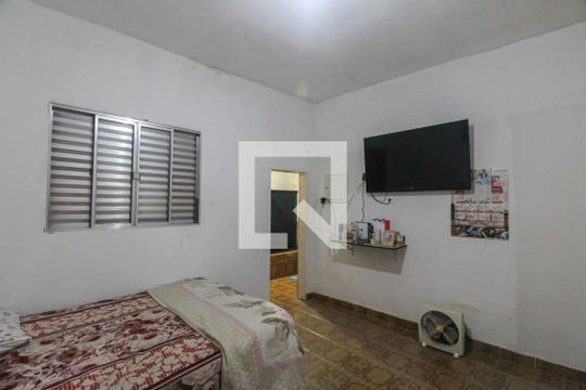 Suíte de casa para alugar com 4 quartos, 300m² em Parque Santo Eduardo, São Paulo