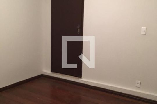 Quarto 2 de casa de condomínio para alugar com 3 quartos, 300m² em Jardim Atlatico, Goiânia