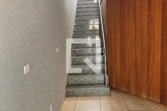 Quarto de casa de condomínio para alugar com 3 quartos, 300m² em Jardim Atlatico, Goiânia