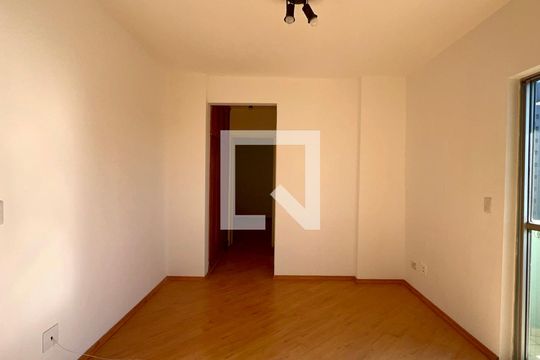 Sala de apartamento para alugar com 1 quarto, 40m² em Pinheiros, São Paulo