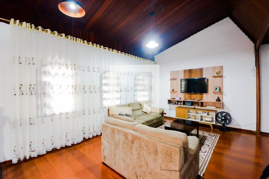 Casa à venda com 4 quartos, 230m² em Vila Ristori, Guarulhos