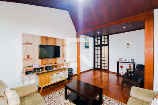 Sala de casa à venda com 4 quartos, 230m² em Vila Ristori, Guarulhos
