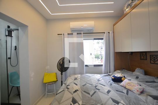 Quarto 1 Suite de casa para alugar com 2 quartos, 200m² em Vila Valqueire, Rio de Janeiro