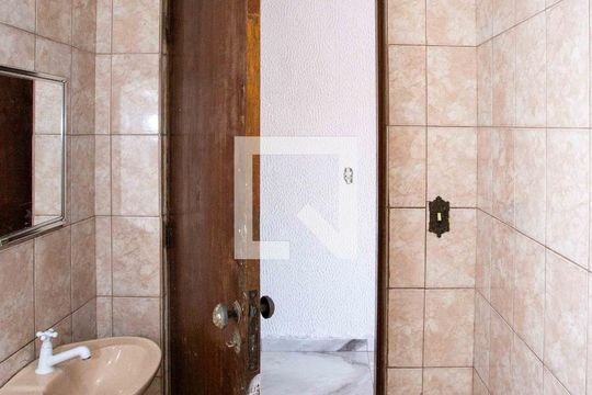 Banheiro 1 de casa à venda com 3 quartos, 160m² em Eldorado, Diadema