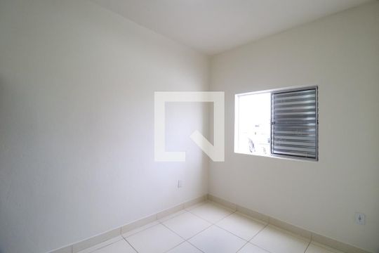 Quarto 1 de apartamento para alugar com 2 quartos, 45m² em Jardim Ipanema, Uberlândia
