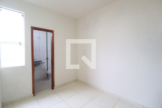 Quarto 2 - Suíte de apartamento para alugar com 2 quartos, 45m² em Jardim Ipanema, Uberlândia