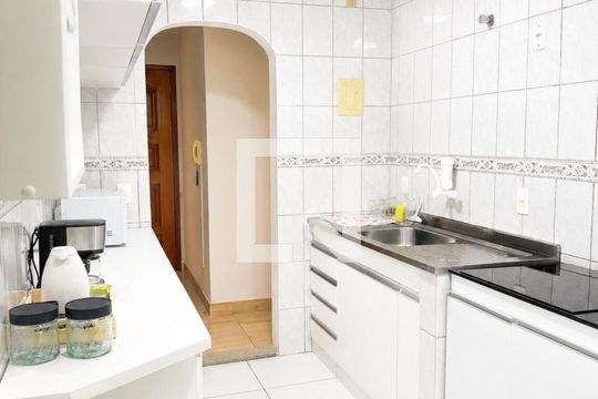 Sala/cozinha de apartamento para alugar com 4 quartos, 160m² em Jardim Riacho das Pedras, Contagem