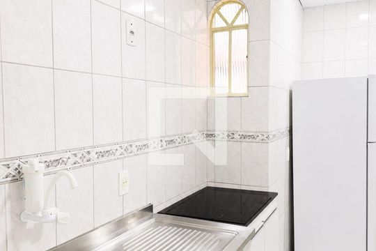 Sala/cozinha de apartamento para alugar com 4 quartos, 160m² em Jardim Riacho das Pedras, Contagem