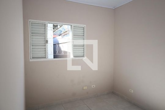Quarto de casa para alugar com 2 quartos, 100m² em Jardim Cruzeiro, São Paulo