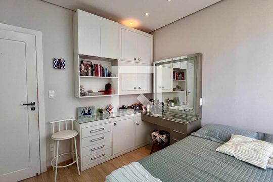 Apartamento à venda com 2 quartos, 77m² em Santo Antônio, Belo Horizonte