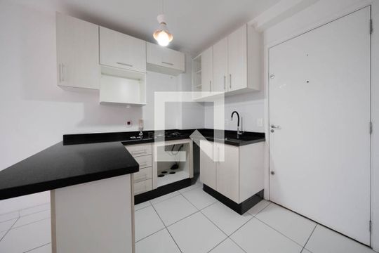 Sala/Cozinha de apartamento para alugar com 1 quarto, 35m² em Jardim Santa Teresinha, São Paulo