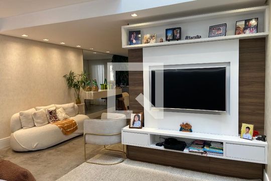 Sala de casa de condomínio à venda com 3 quartos, 190m² em Cidade São Francisco, São Paulo