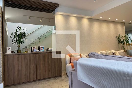 Sala de casa de condomínio à venda com 3 quartos, 190m² em Cidade São Francisco, São Paulo