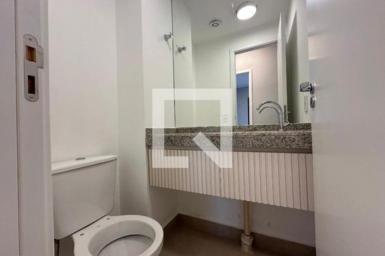 Lavabo de apartamento para alugar com 2 quartos, 65m² em Tamboré, Barueri