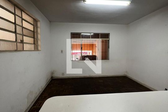 Quarto de casa para alugar com 3 quartos, 220m² em Parque da Vila Prudente, São Paulo