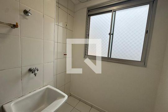 Área de Serviço de apartamento para alugar com 2 quartos, 55m² em Jardim Roberto, Osasco