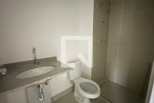 Banheiro de kitnet/studio à venda com 1 quarto, 22m² em Butantã, São Paulo