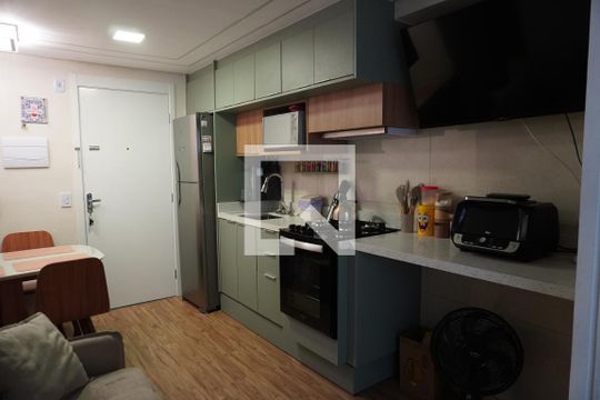 Cozinha de apartamento para alugar com 2 quartos, 36m² em Artur Alvim, São Paulo