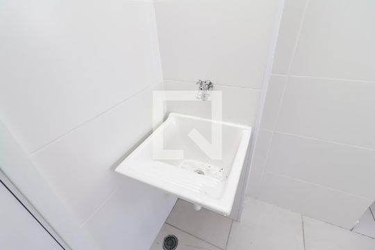 Sala/Cozinha de apartamento à venda com 2 quartos, 32m² em Vila Nova Curuca, São Paulo